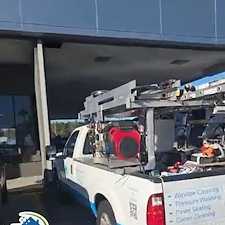 Commercial-Window-Cleaning-and-Holiday-Decoration-Paint-Removal-in-Yulee-Florida 11