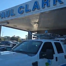 Commercial-Window-Cleaning-and-Holiday-Decoration-Paint-Removal-in-Yulee-Florida 12