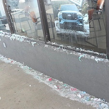 Commercial-Window-Cleaning-and-Holiday-Decoration-Paint-Removal-in-Yulee-Florida 5