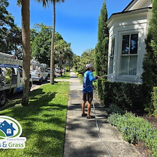 Safe-House-Softwashing-for-historic-home-in-Downtown-Fernandina-Beach-FL 1